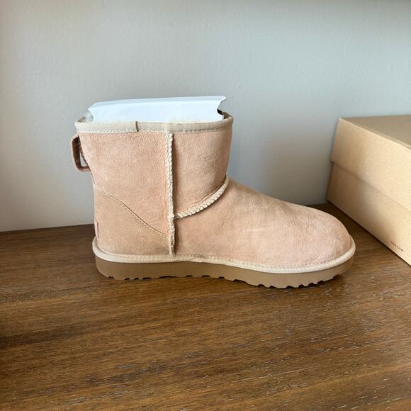 UGG Woman’s Sand Classic Mini II Winter Boots- Size 10 - Picture 5 of 8